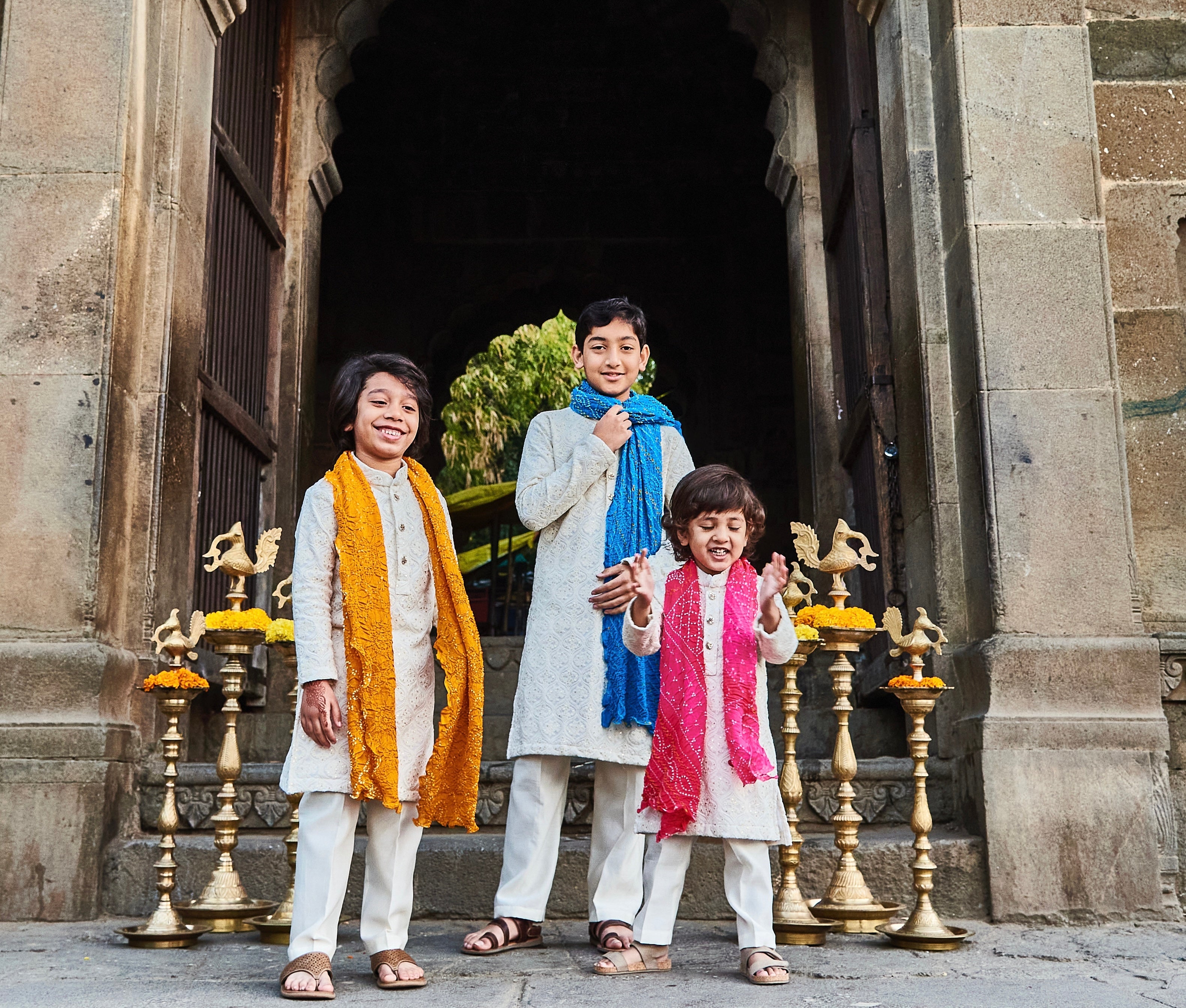 Blue Bandhani Stole With Lakhnavi Kurta