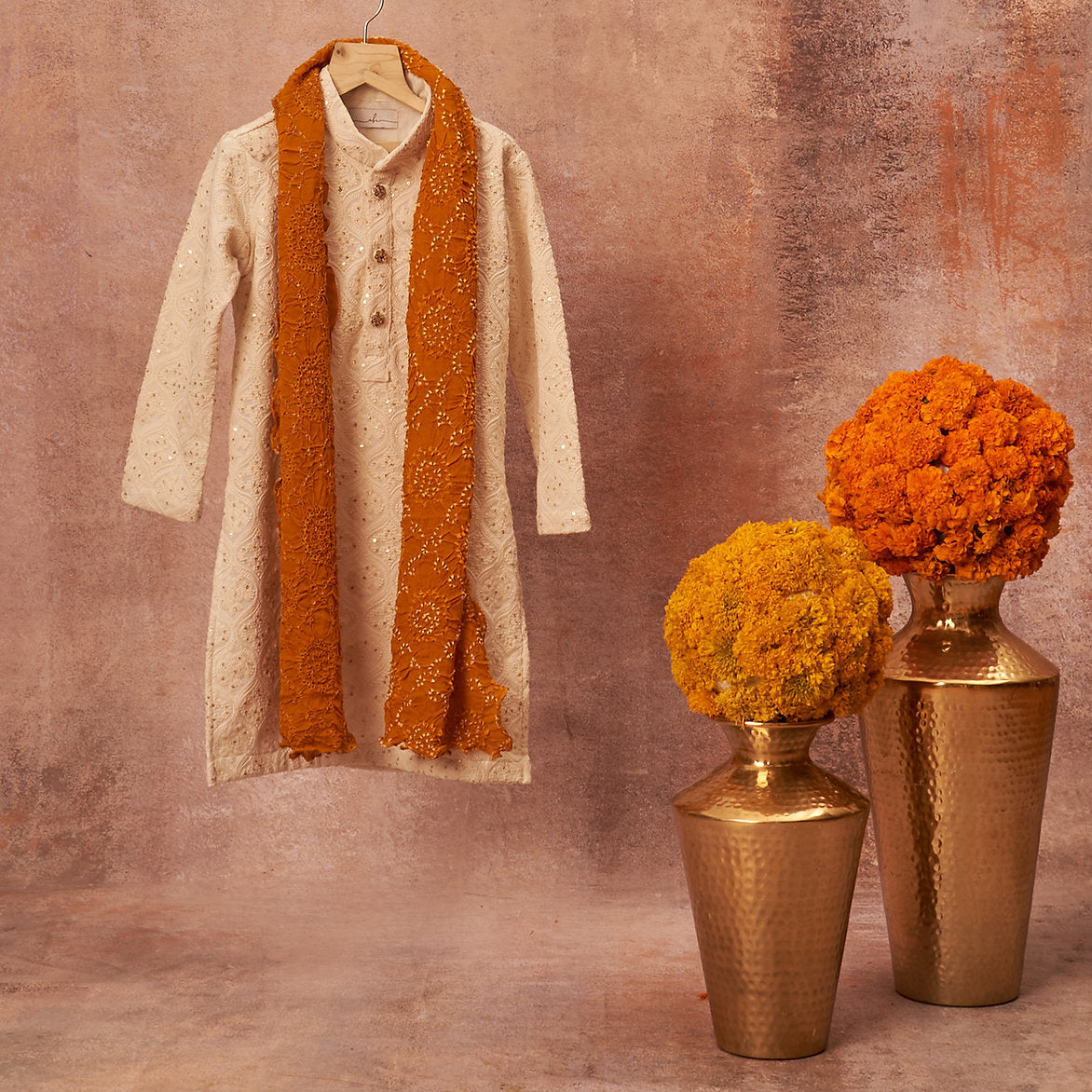 Lakhnavi Kurta With Bandhani Stole