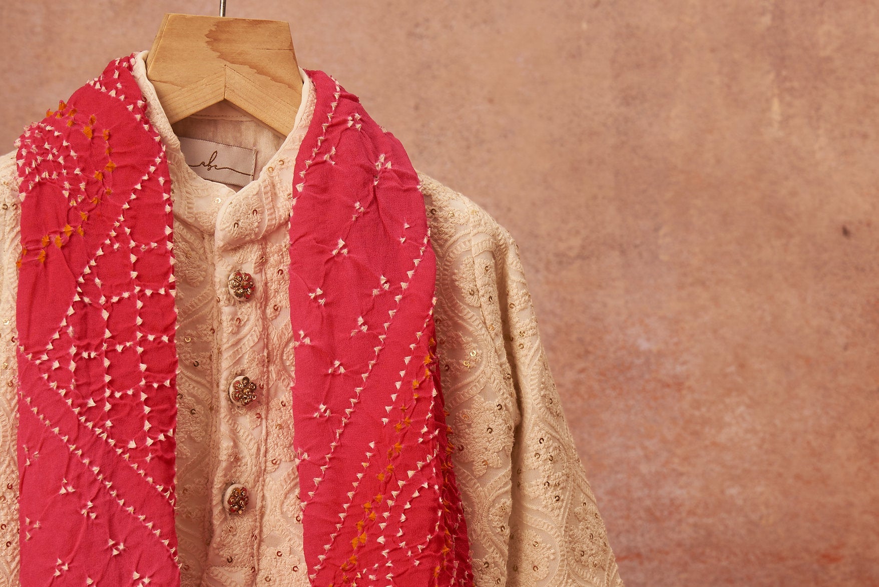 Lakhnavi Kurta With Bandhani Stole