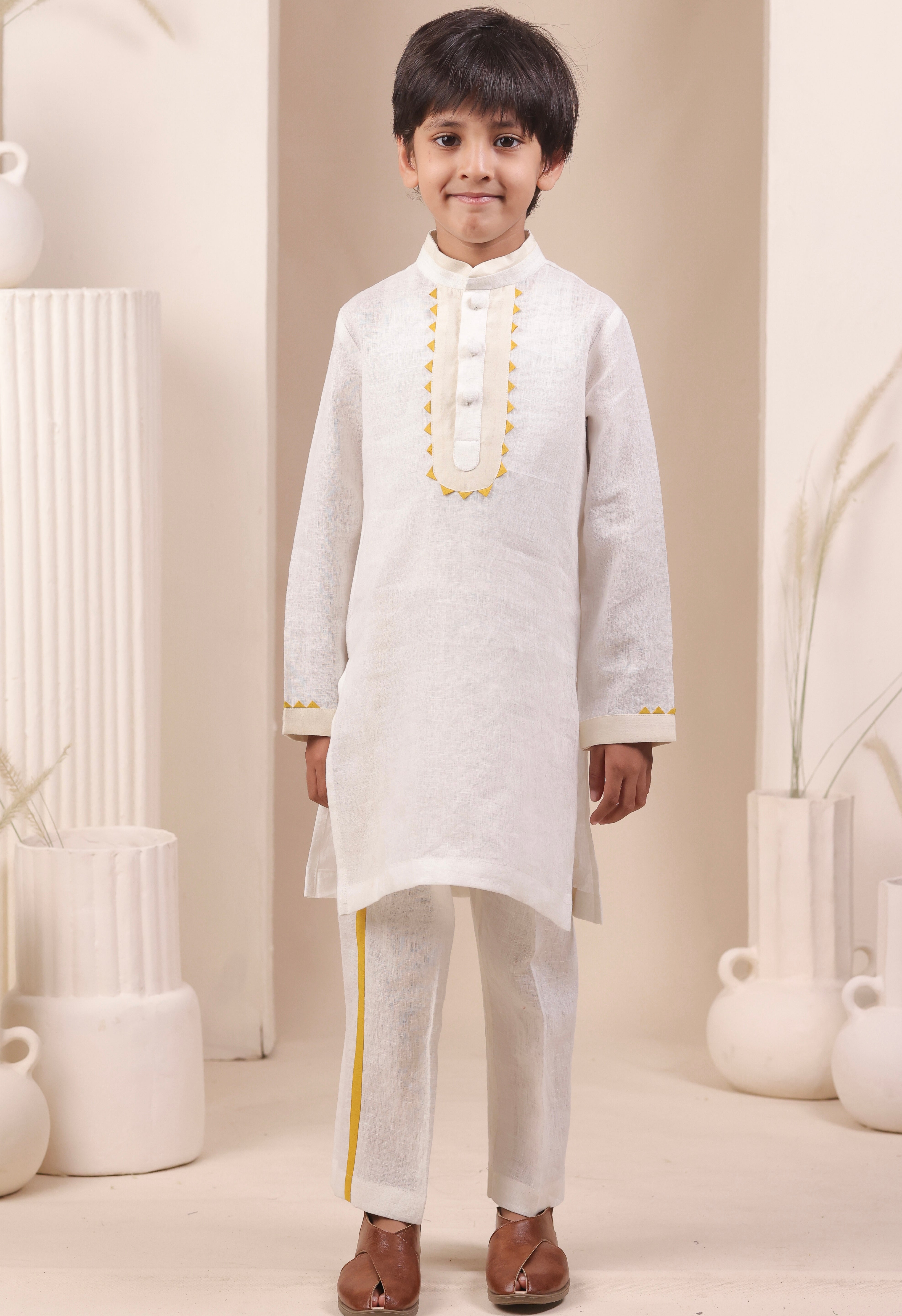 Safed Rekha Kurta Set