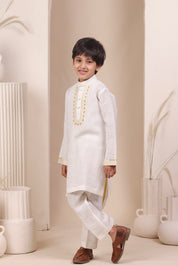 Safed Rekha Kurta Set
