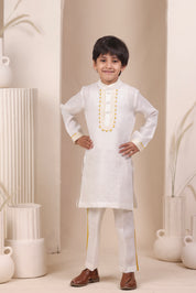 Safed Rekha Kurta Set