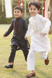Safed Rekha Kurta Set
