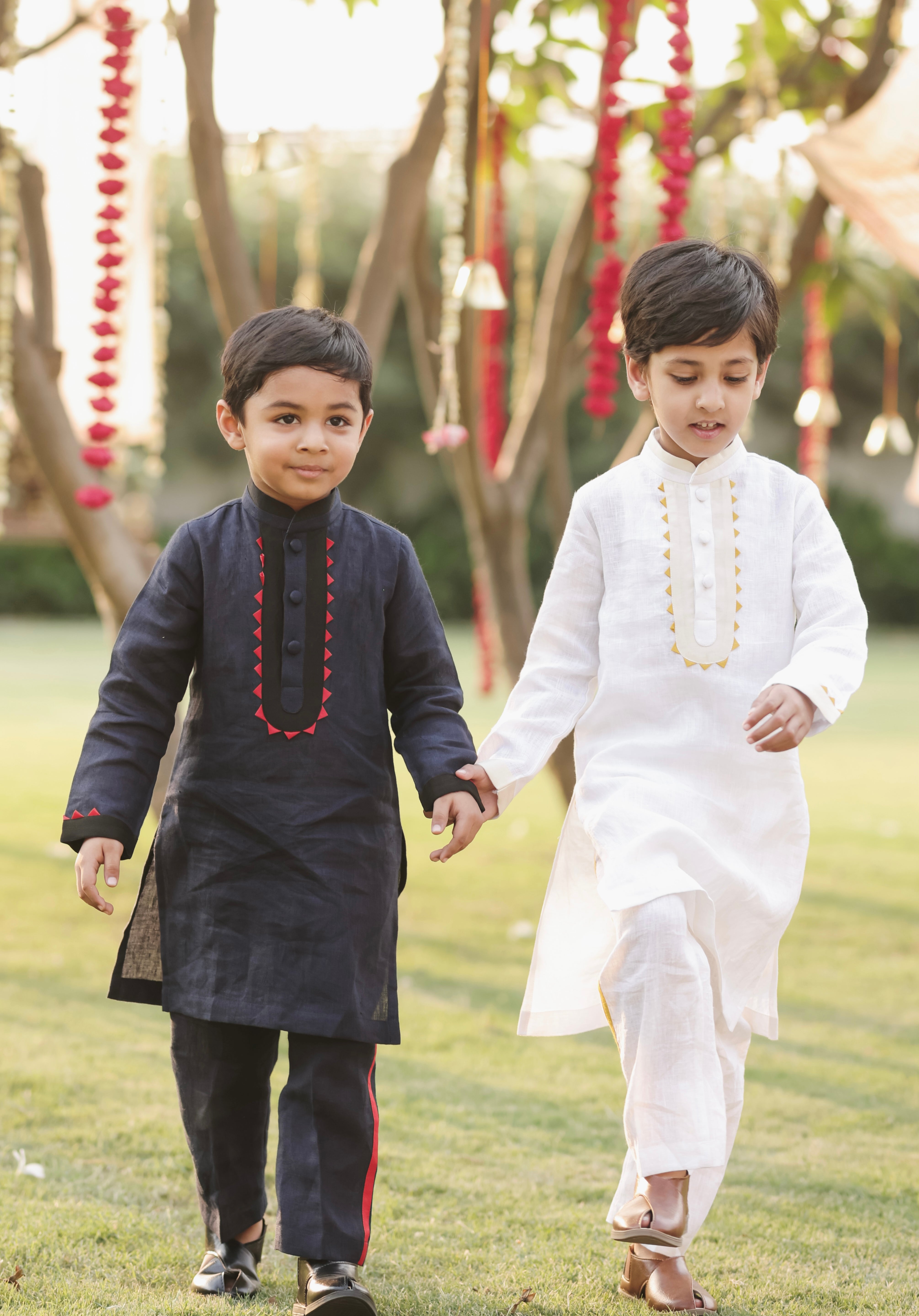 Safed Rekha Kurta Set