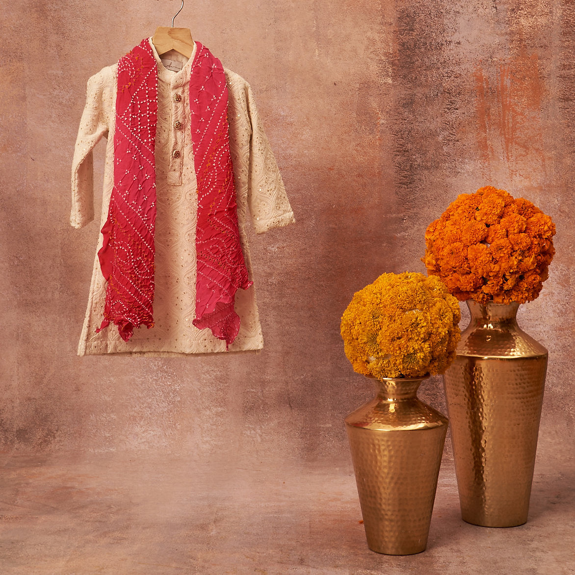 Lakhnavi Kurta With Bandhani Stole