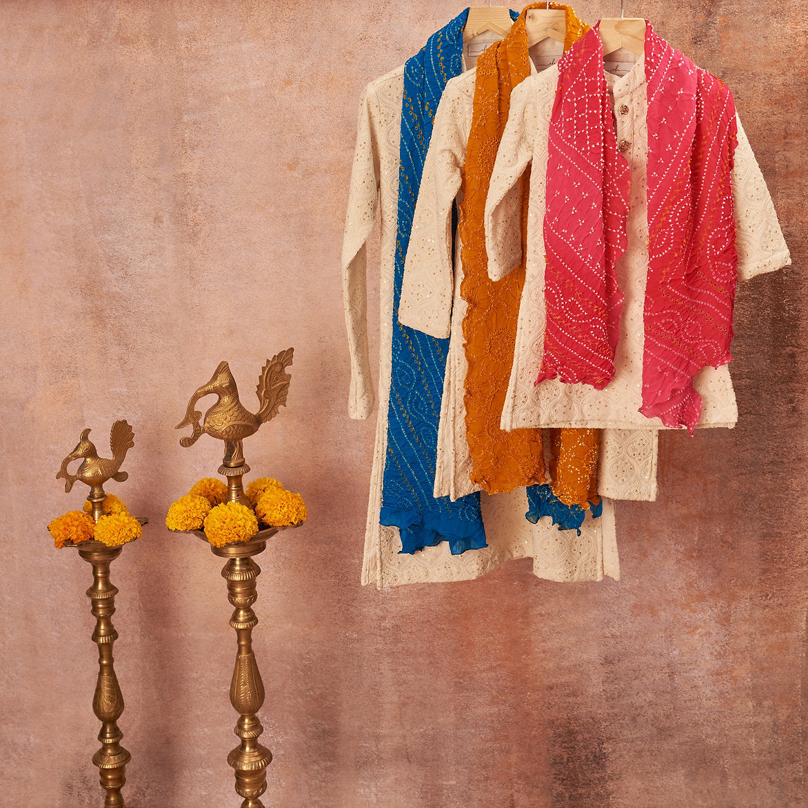 Lakhnavi Kurta With Bandhani Stole